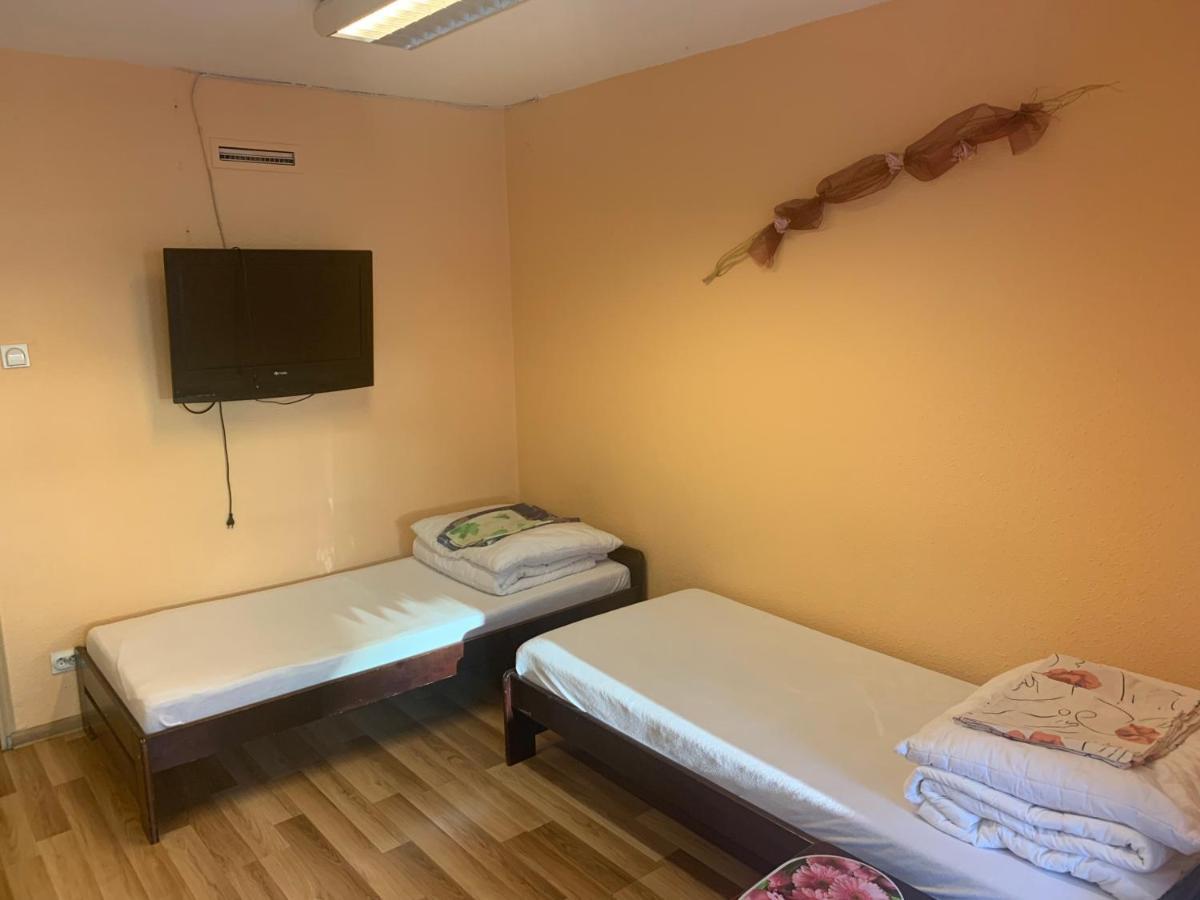 Tanie Noclegi Bartek Kielce Buitenkant foto