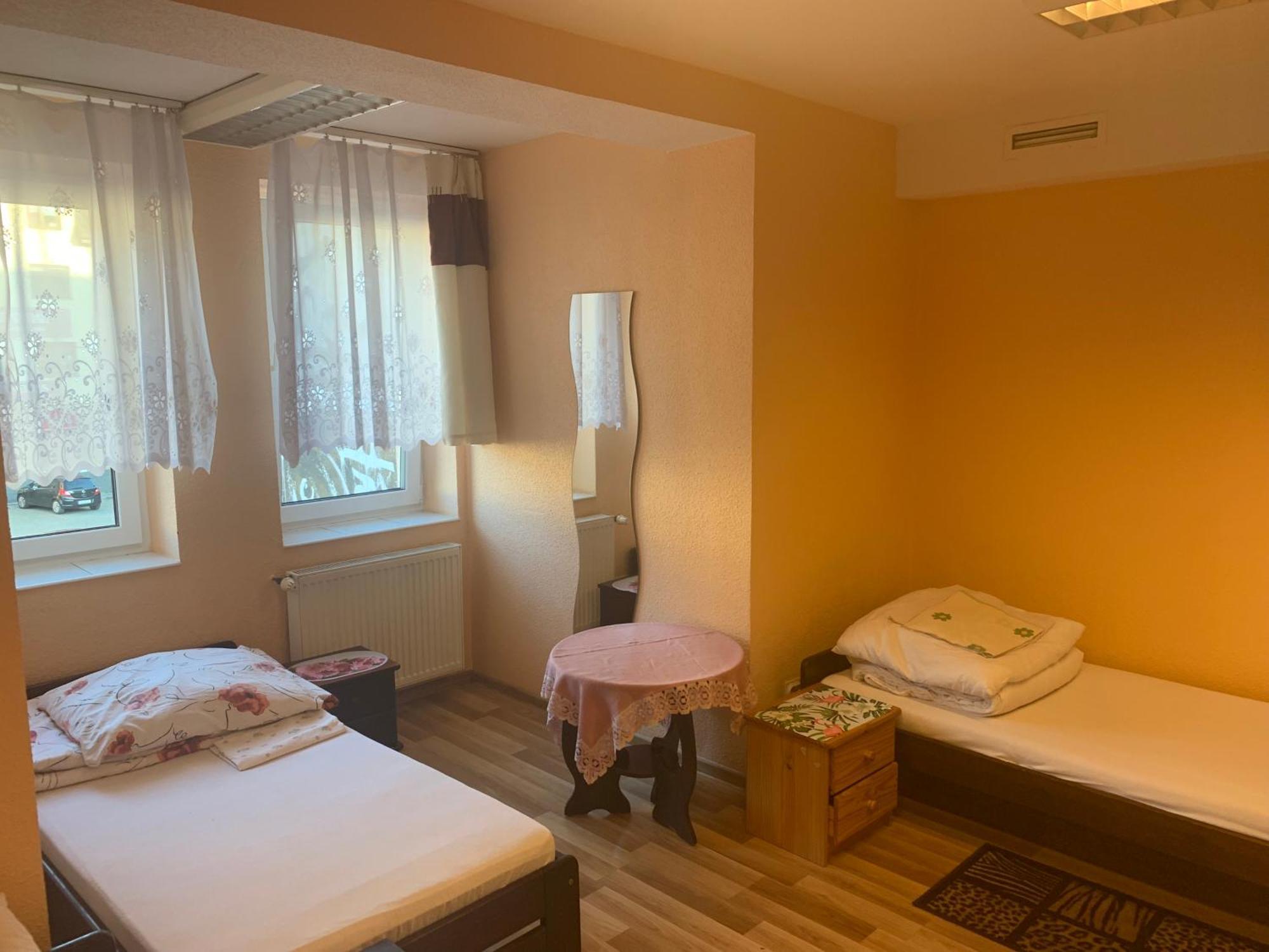 Tanie Noclegi Bartek Kielce Buitenkant foto